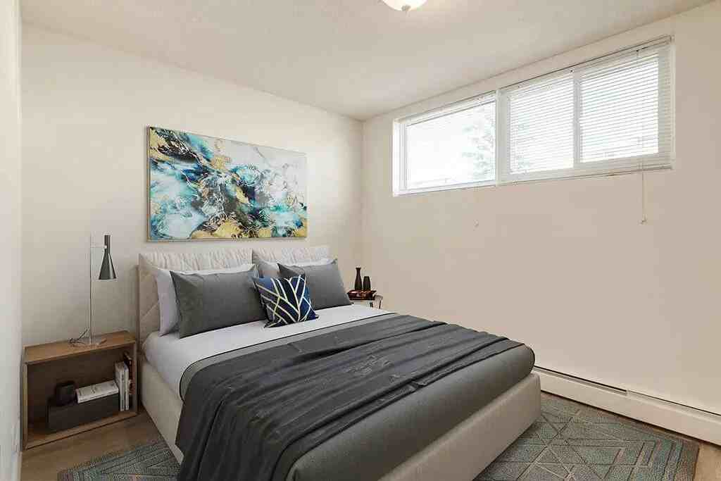 Dorchester Apartments - Photo 3 of 13