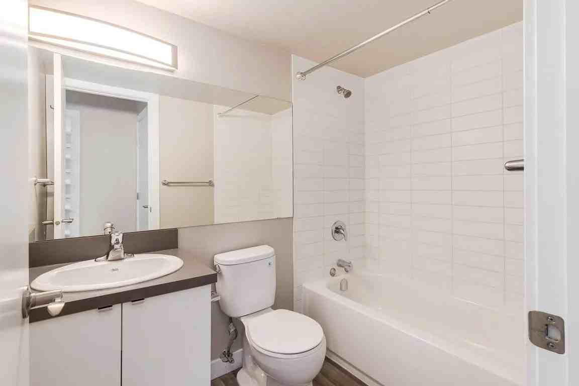 Glengrove Manor - Photo 7 of 32