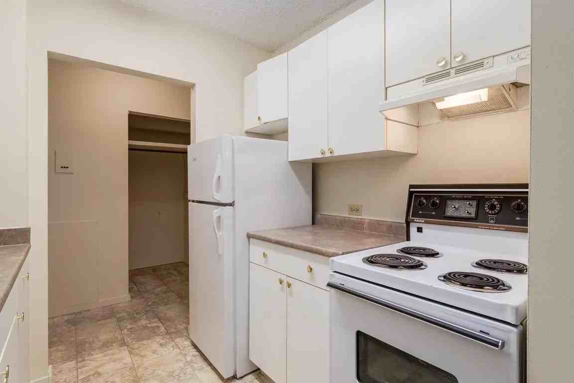 Harvard Towers - Photo 7 of 17