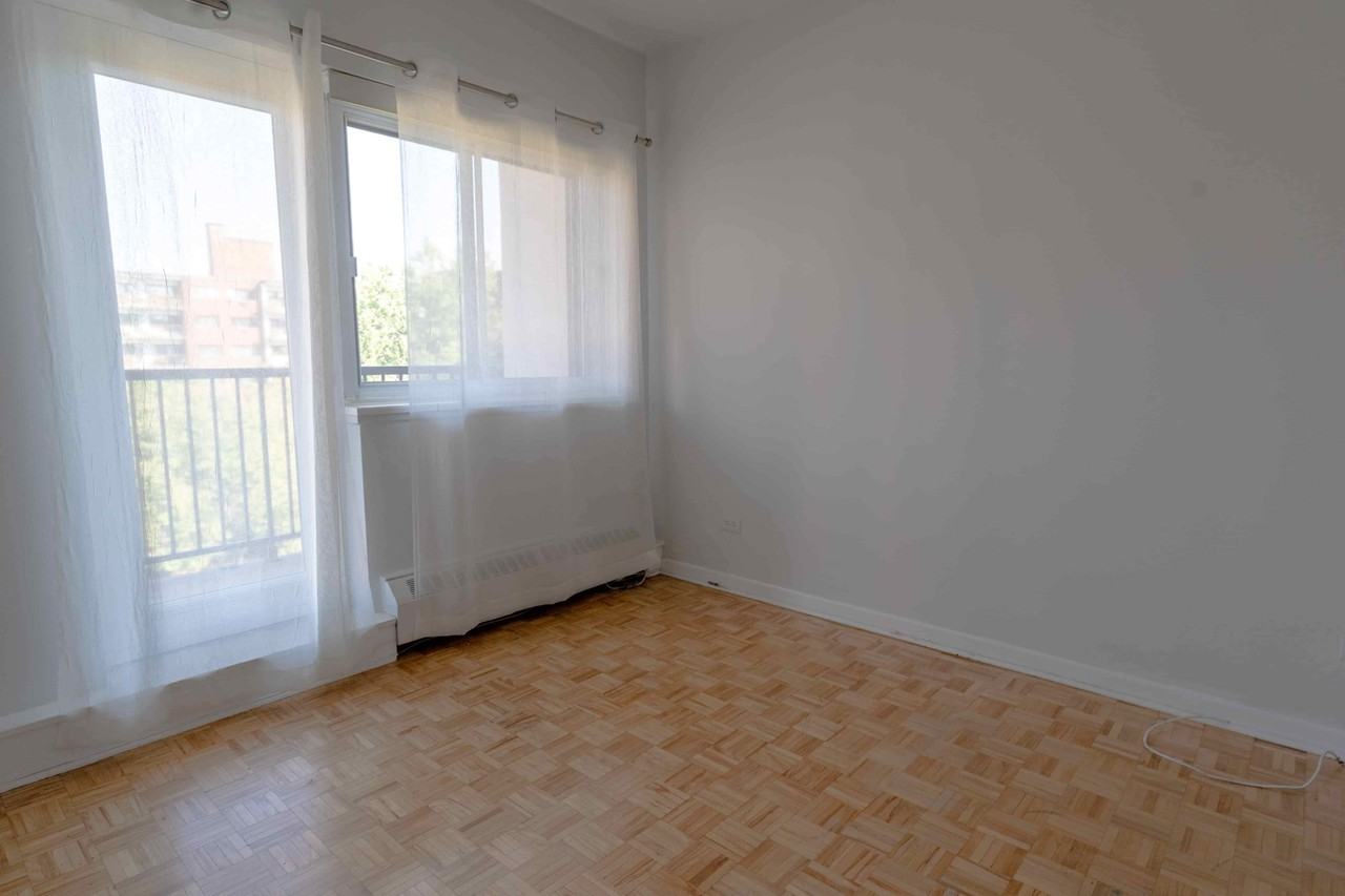 406 Crepeau - Photo 3 of 19