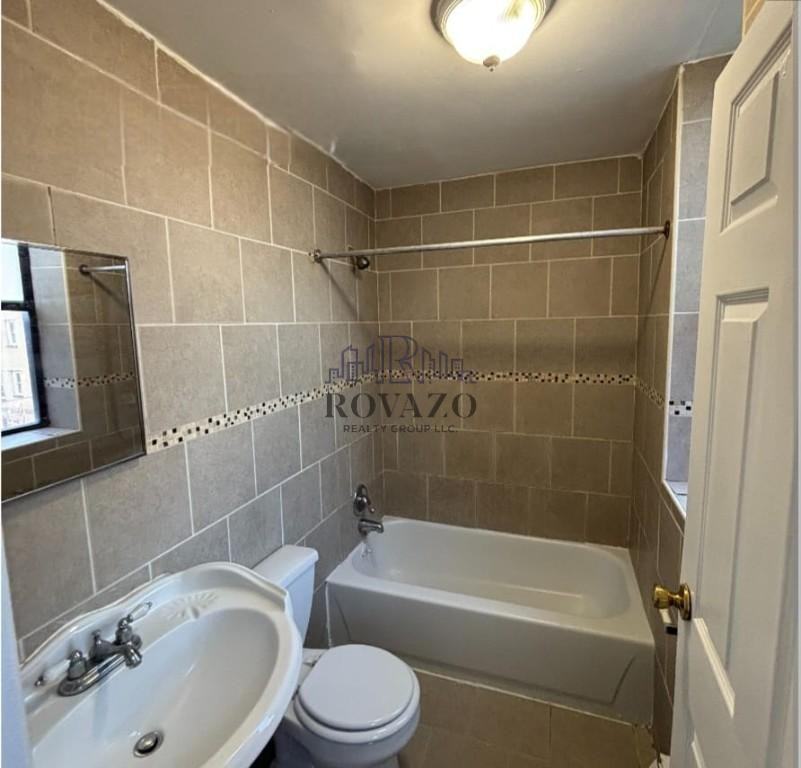 246 Roseville Avenue #3C - Photo 5 of 5