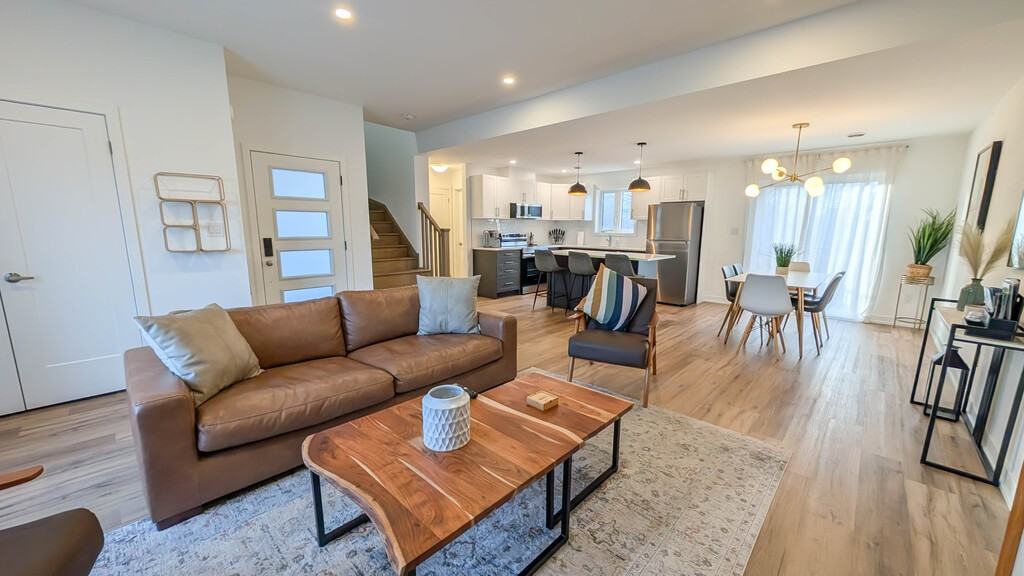 4263 Fourth Ave - Photo 3 of 40