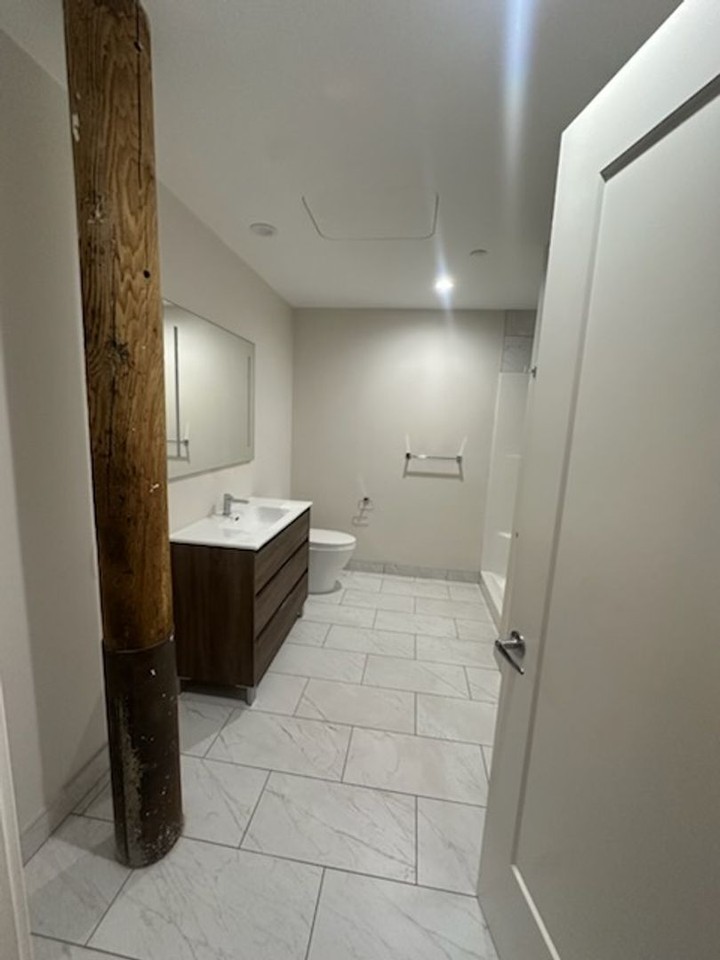 725 Branch Ave - Photo 3 of 30