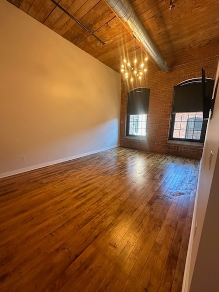 725 Branch Ave - Photo 7 of 30