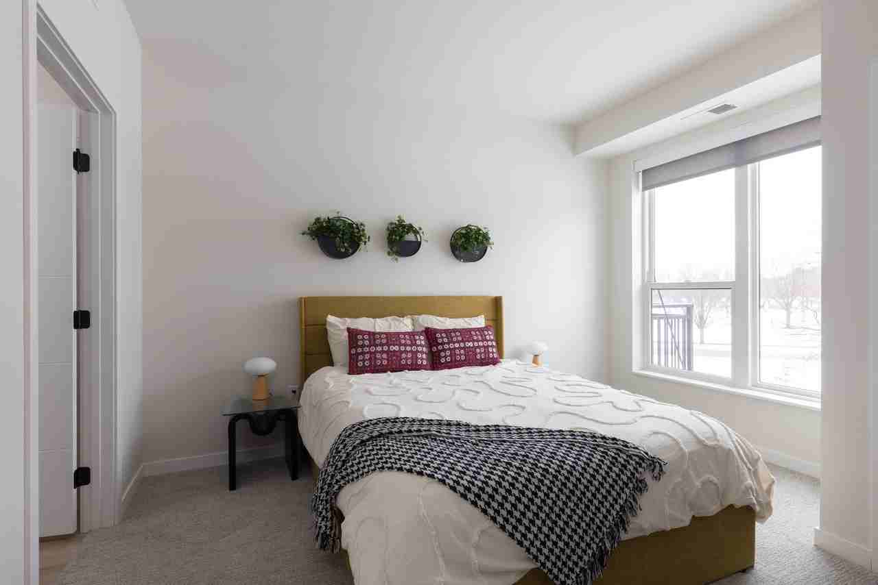 First & Banks - Photo 4 of 50