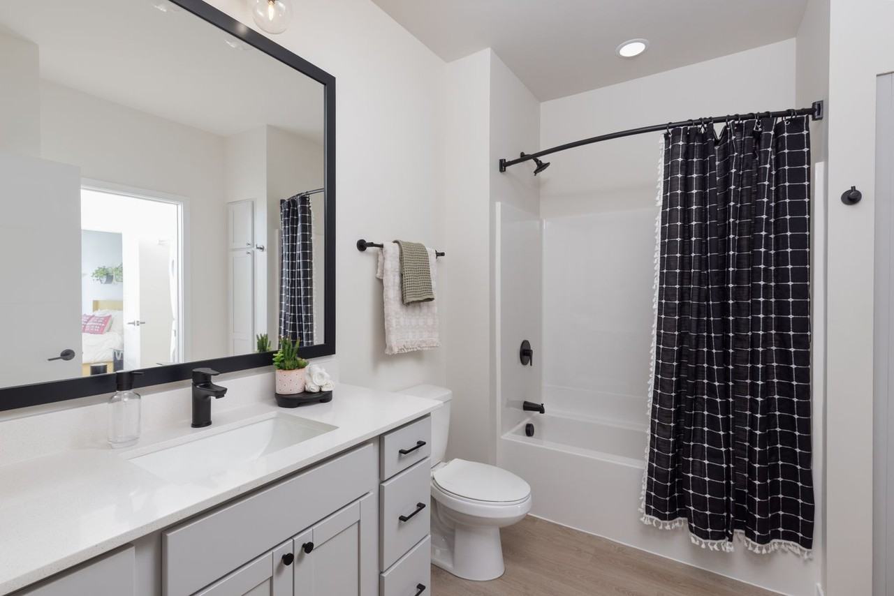 First & Banks - Photo 6 of 50