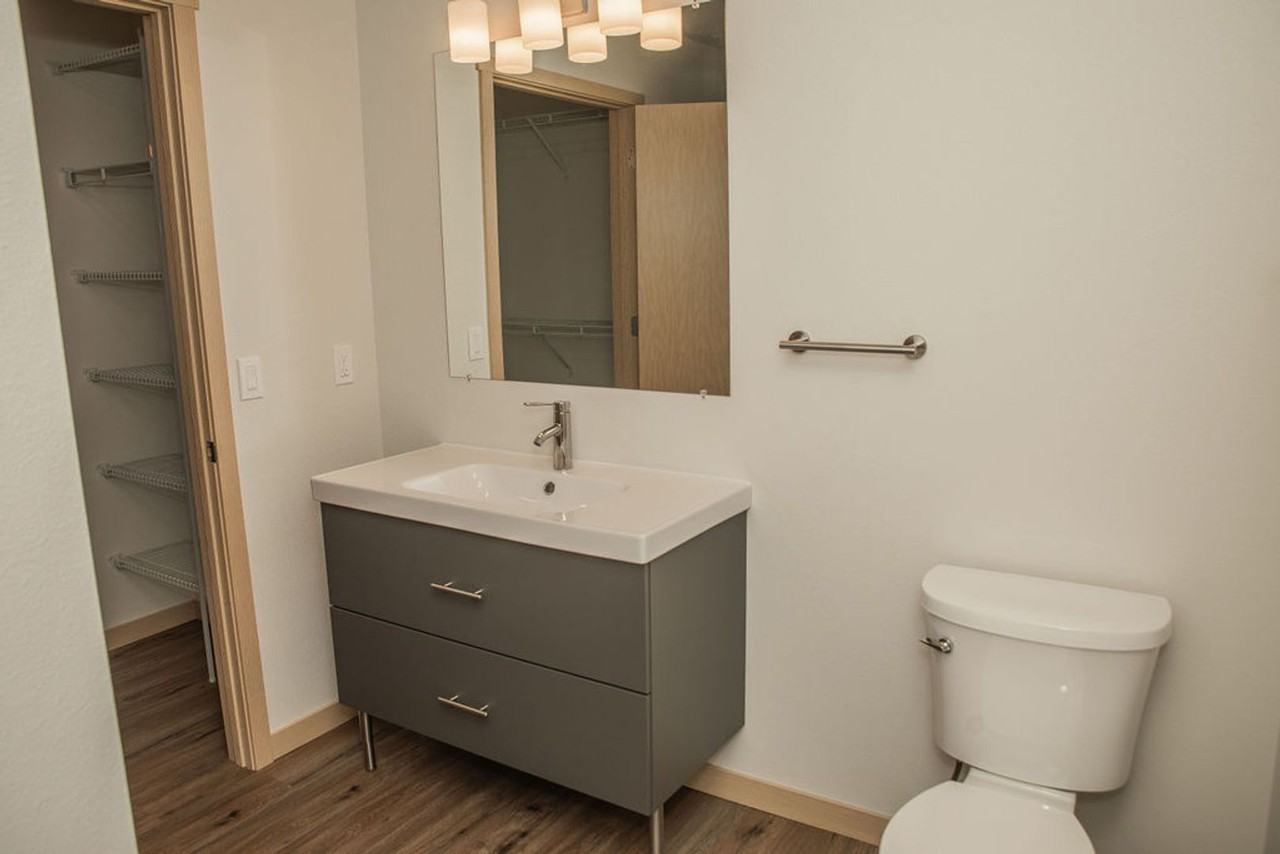 Century Place - 475 - Photo 4 of 16