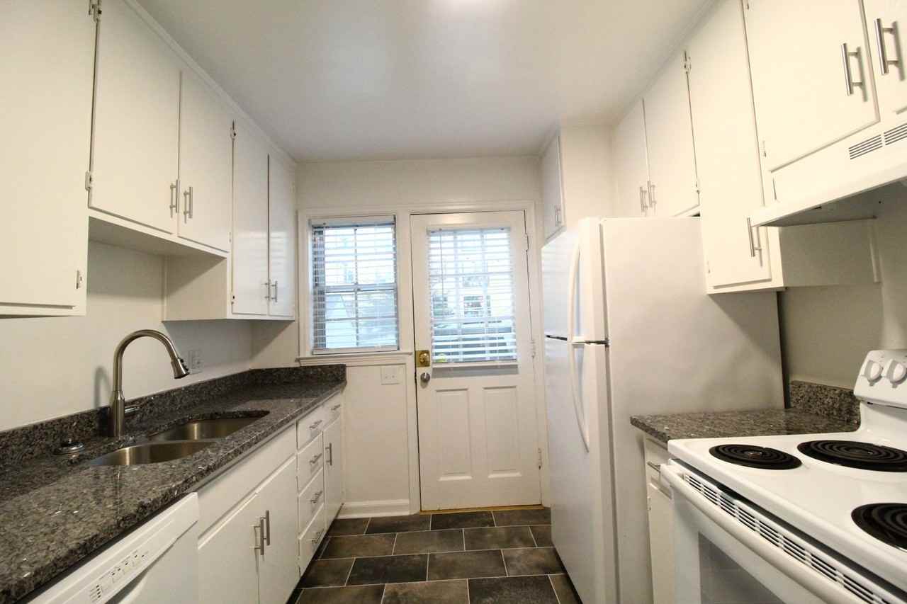 7612 Terrace St - Photo 6 of 14