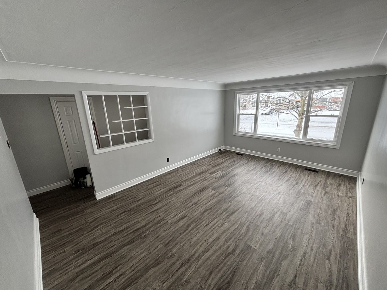 140 Byron Avenue - Photo 4 of 10