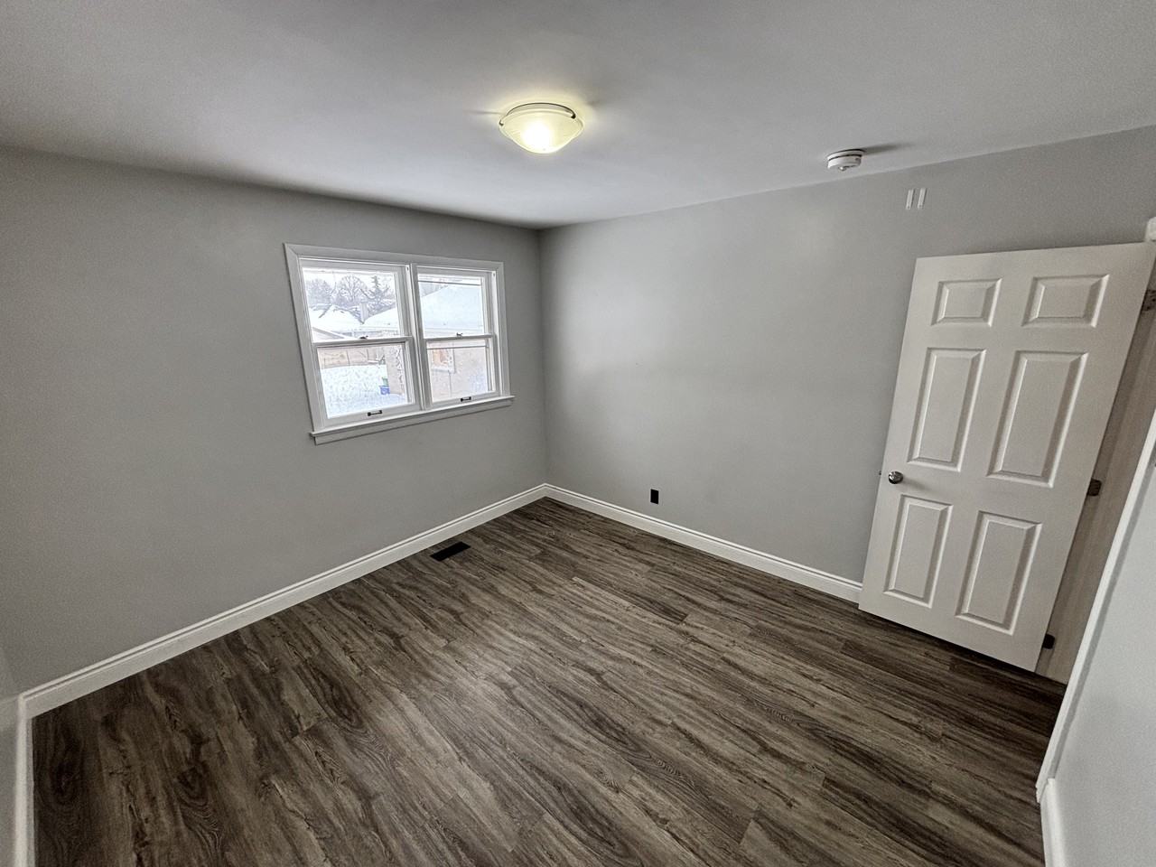 140 Byron Avenue - Photo 6 of 10