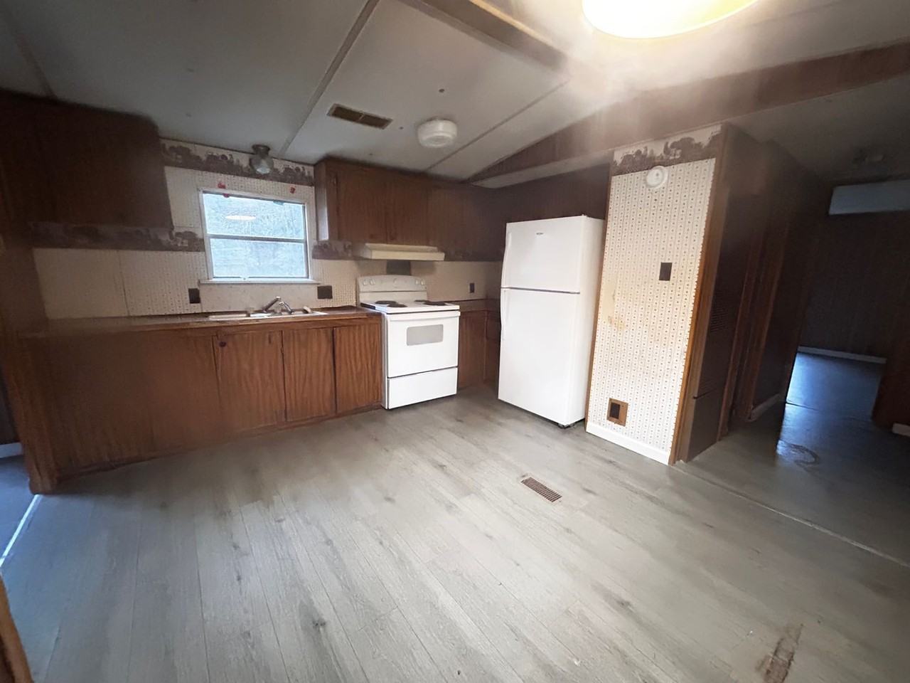 106 Courtillians Rd - Photo 3 of 6