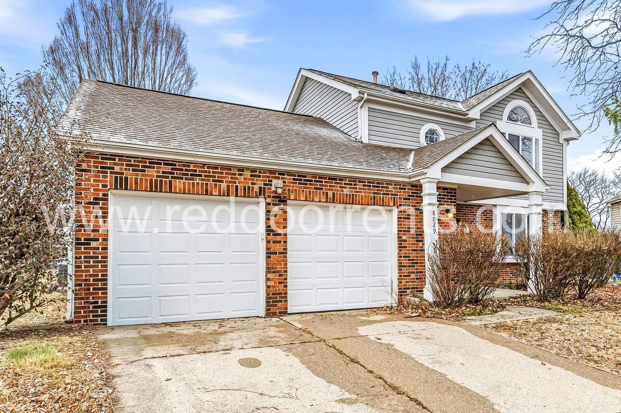 8029 Cardinal Cove Dr - Photo 2 of 32