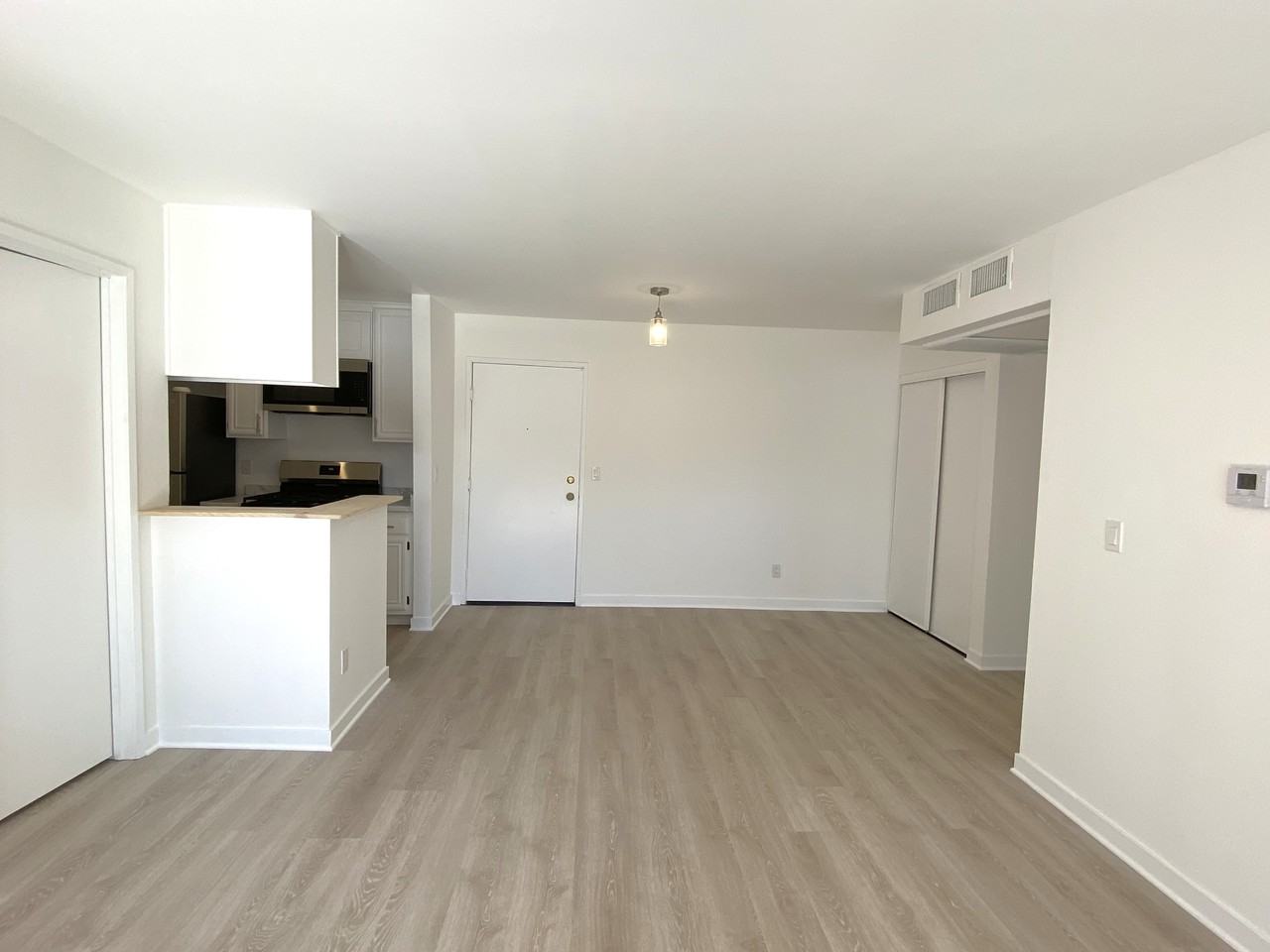 465 Oak St #308 - Photo 3 of 7