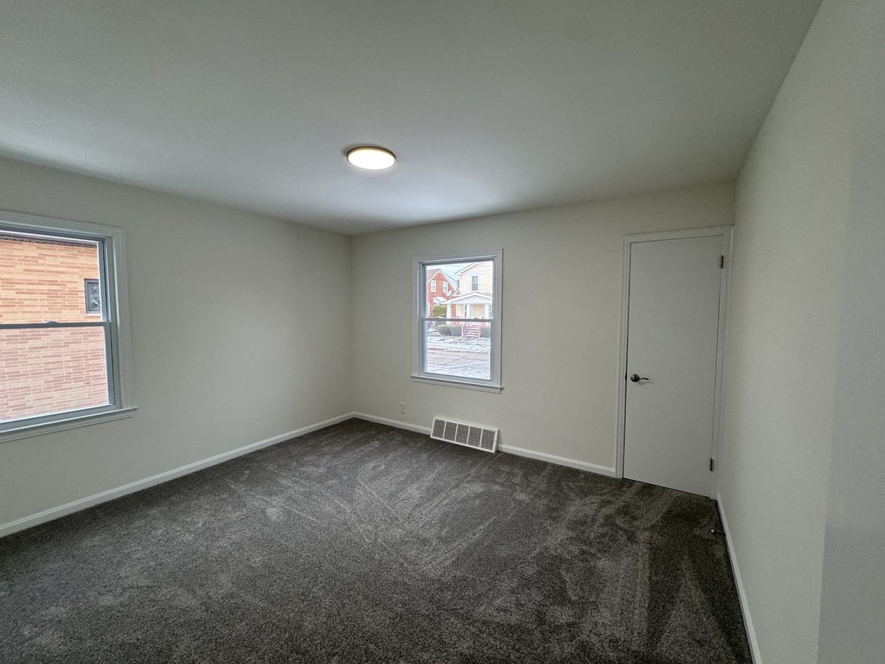 18702 Arrowhead Ave #NA - Photo 7 of 15