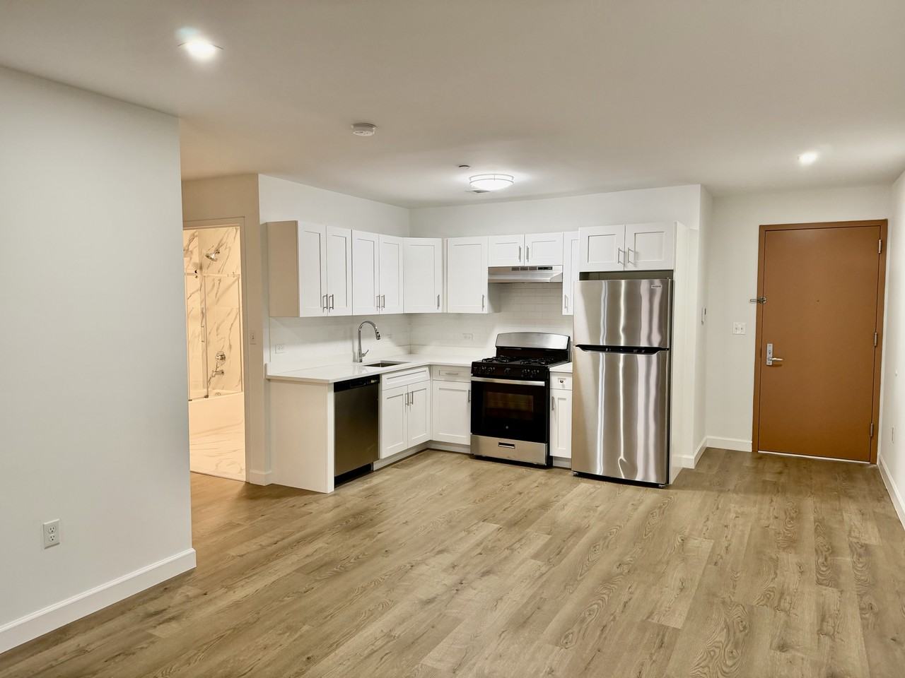 224 Gramatan Ave #4K