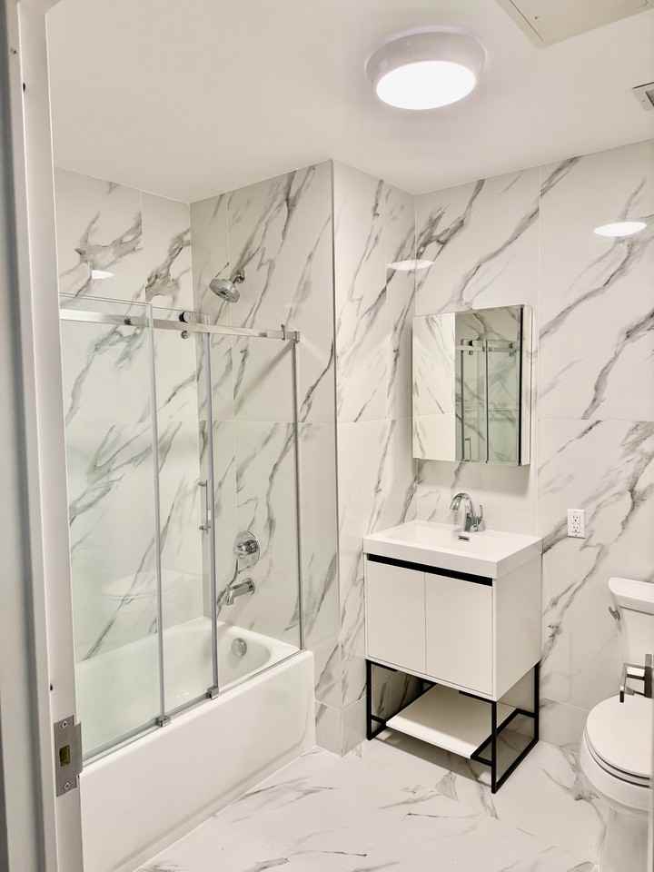 224 Gramatan Ave #4K - Photo 5 of 7