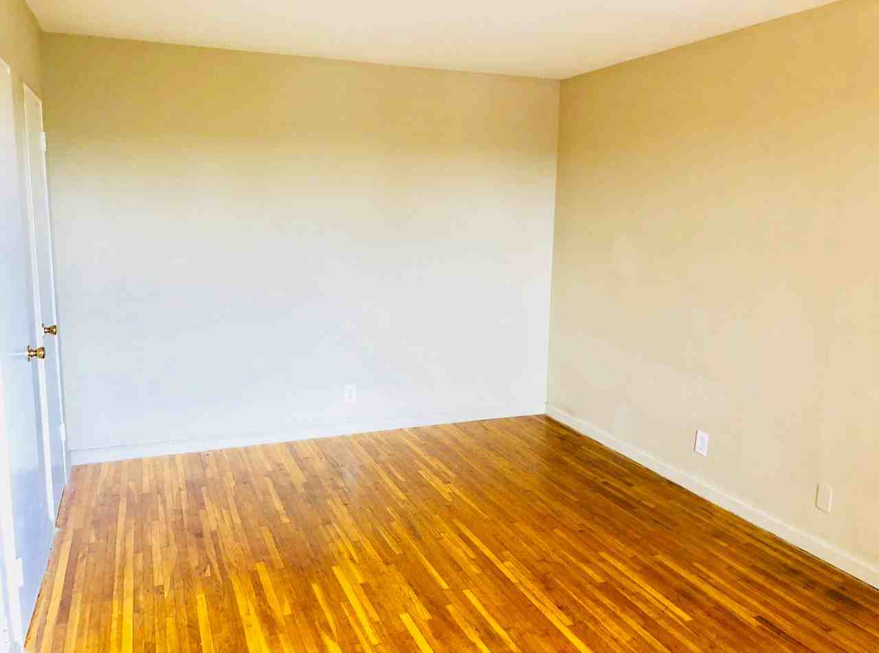 73 Croton Ave #6G - Photo 5 of 9