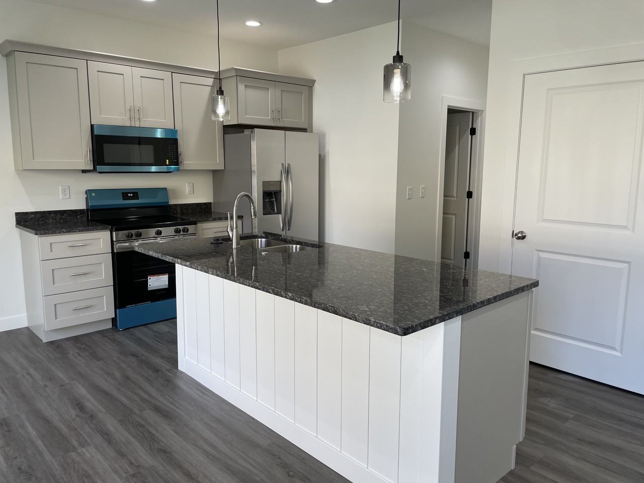 5330 N Gaines St #405 - Photo 2 of 8