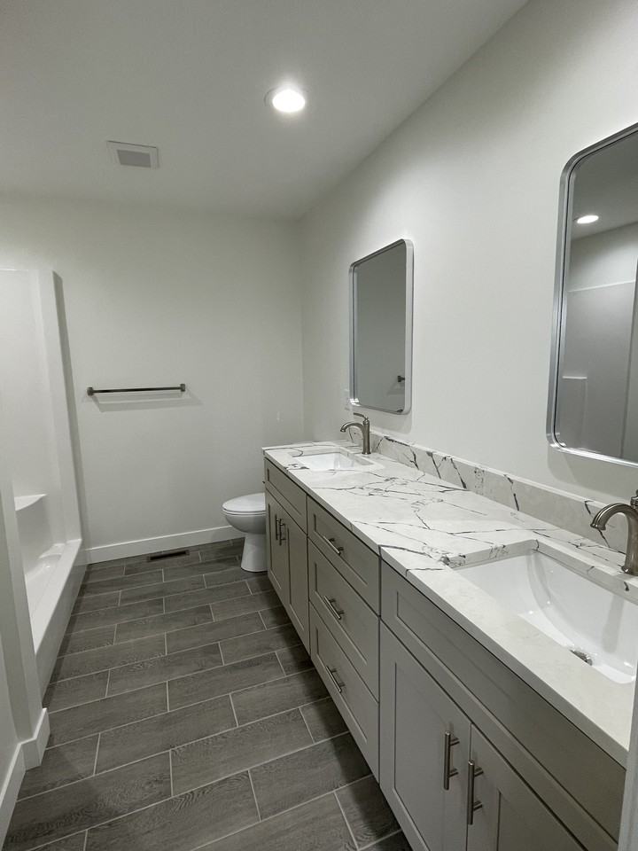 5330 N Gaines St #405 - Photo 6 of 8