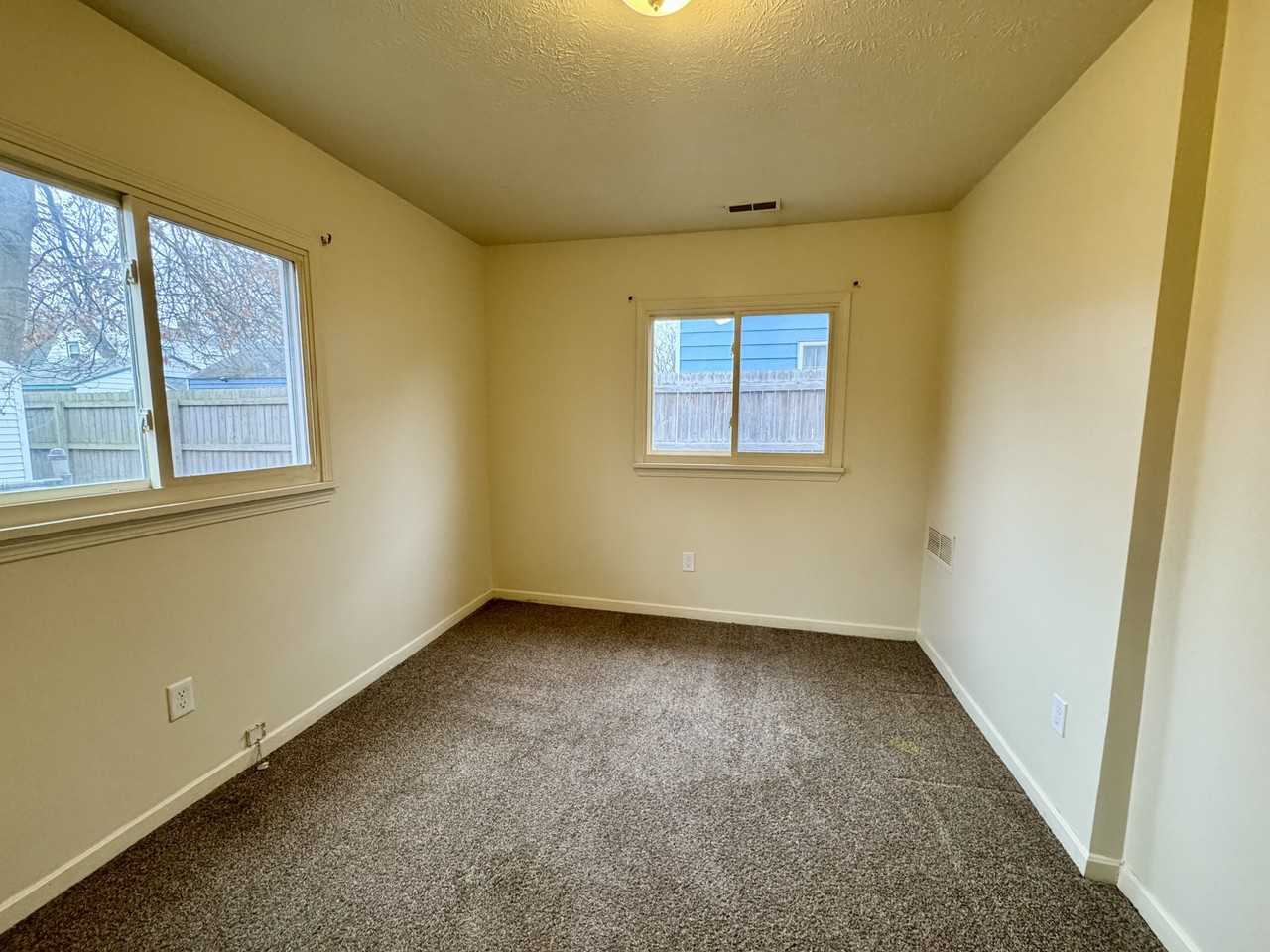 1062 Merton Ave #NA - Photo 4 of 9