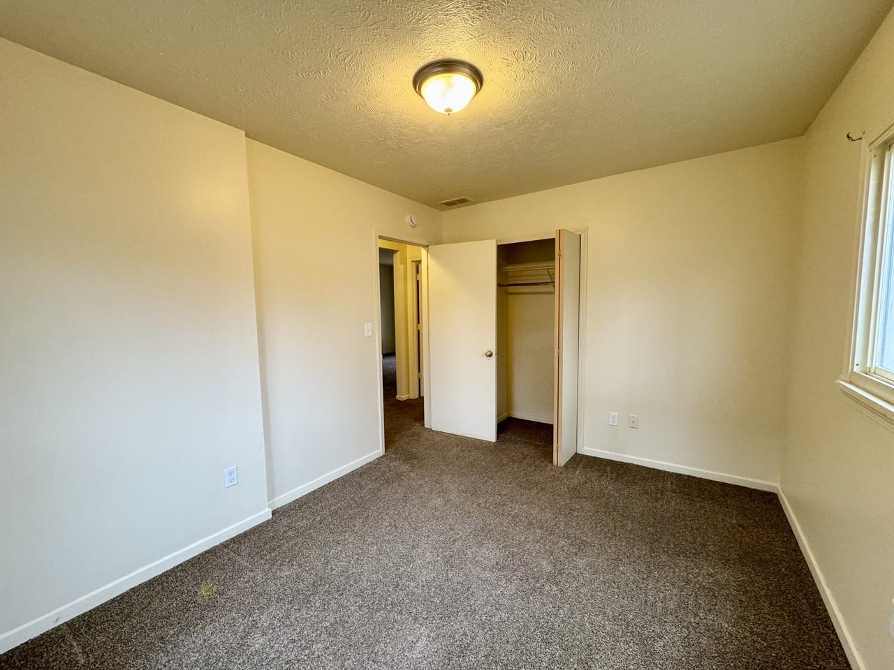 1062 Merton Ave #NA - Photo 5 of 9