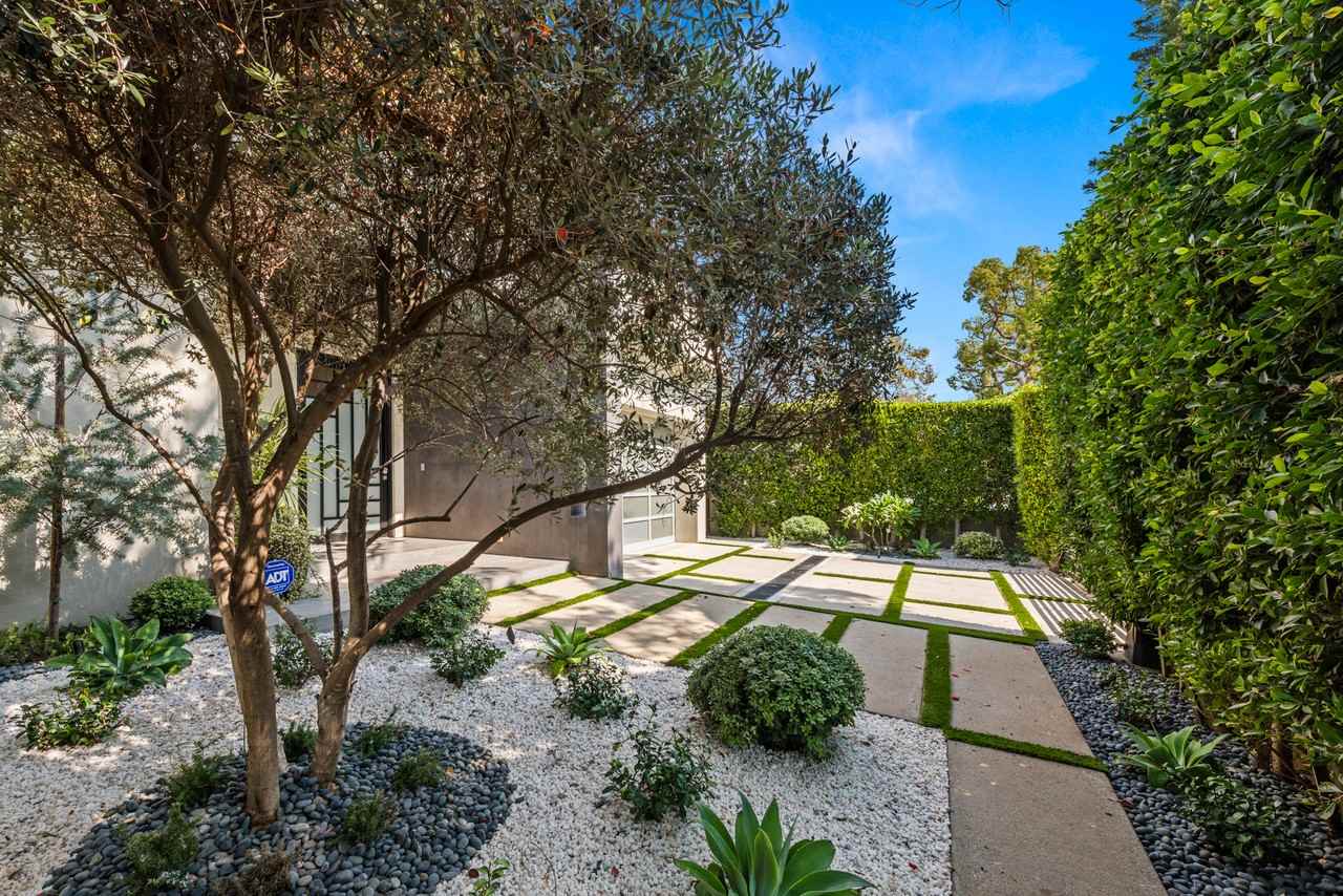 6617 Lindenhurst Ave #NA - Photo 3 of 40