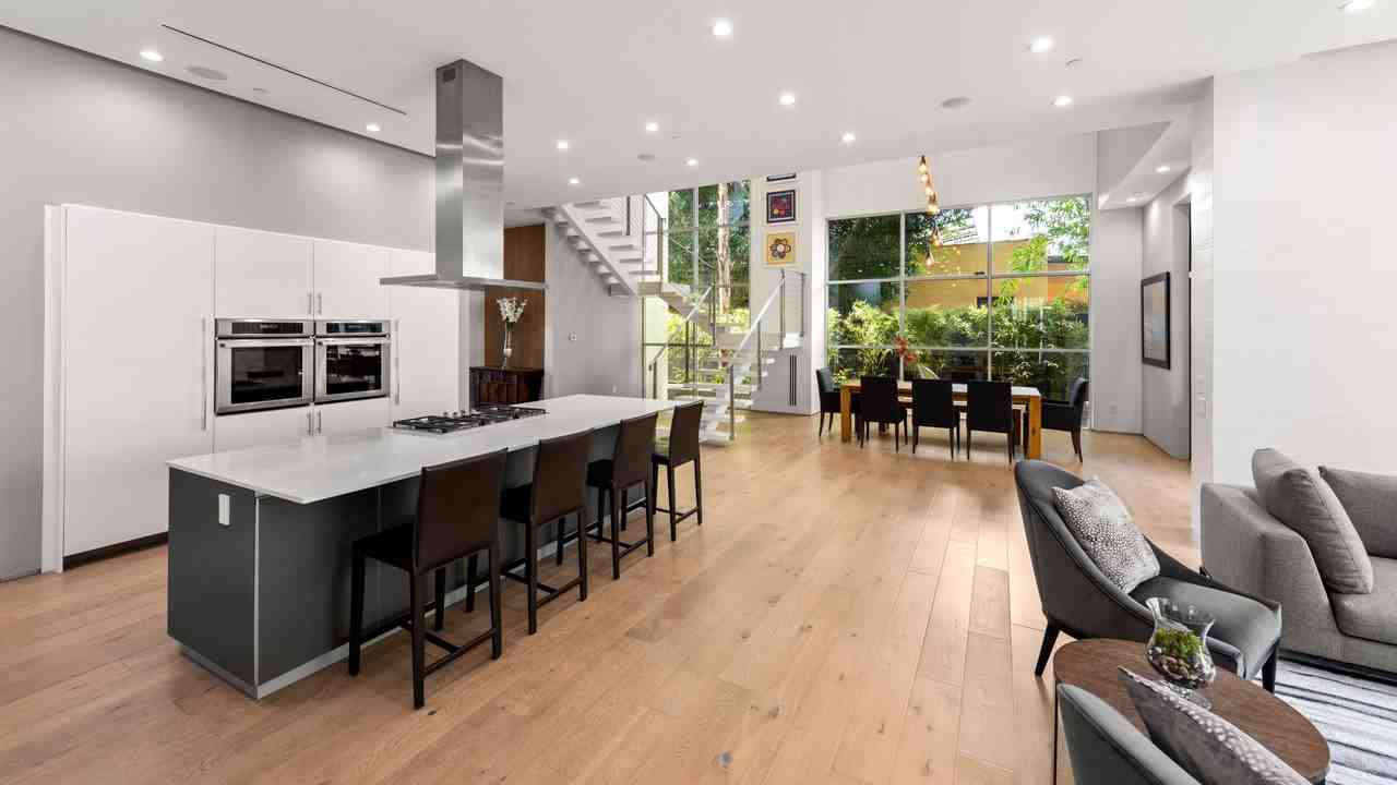 6617 Lindenhurst Ave #NA - Photo 6 of 40