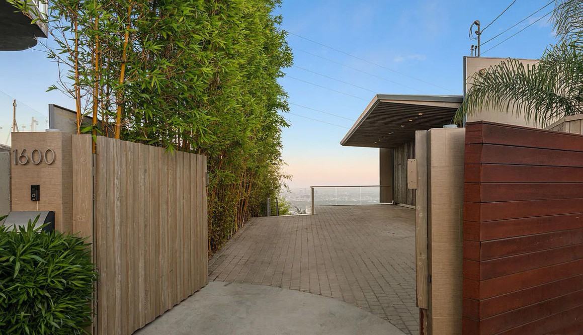 1600 Viewmont Dr #NA - Photo 4 of 22