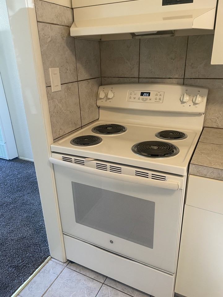 1581 Mono Ave #NA - Photo 4 of 13