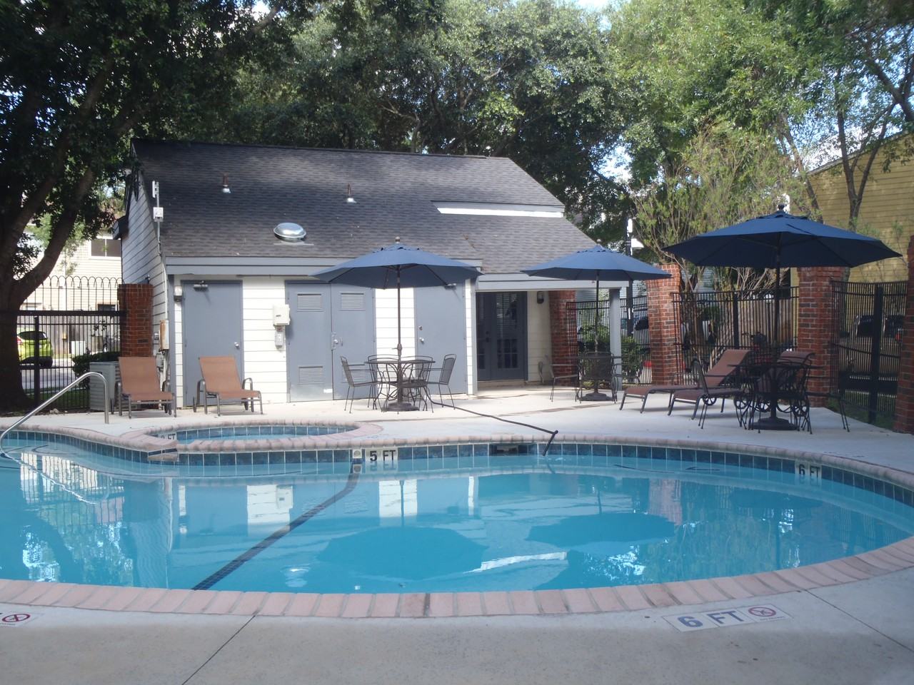 1915 Crossgate Park - Photo 4 of 11