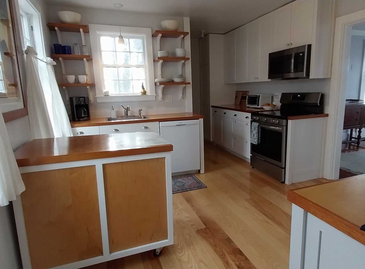 10 Pine Point Rd #NA - Photo 3 of 22