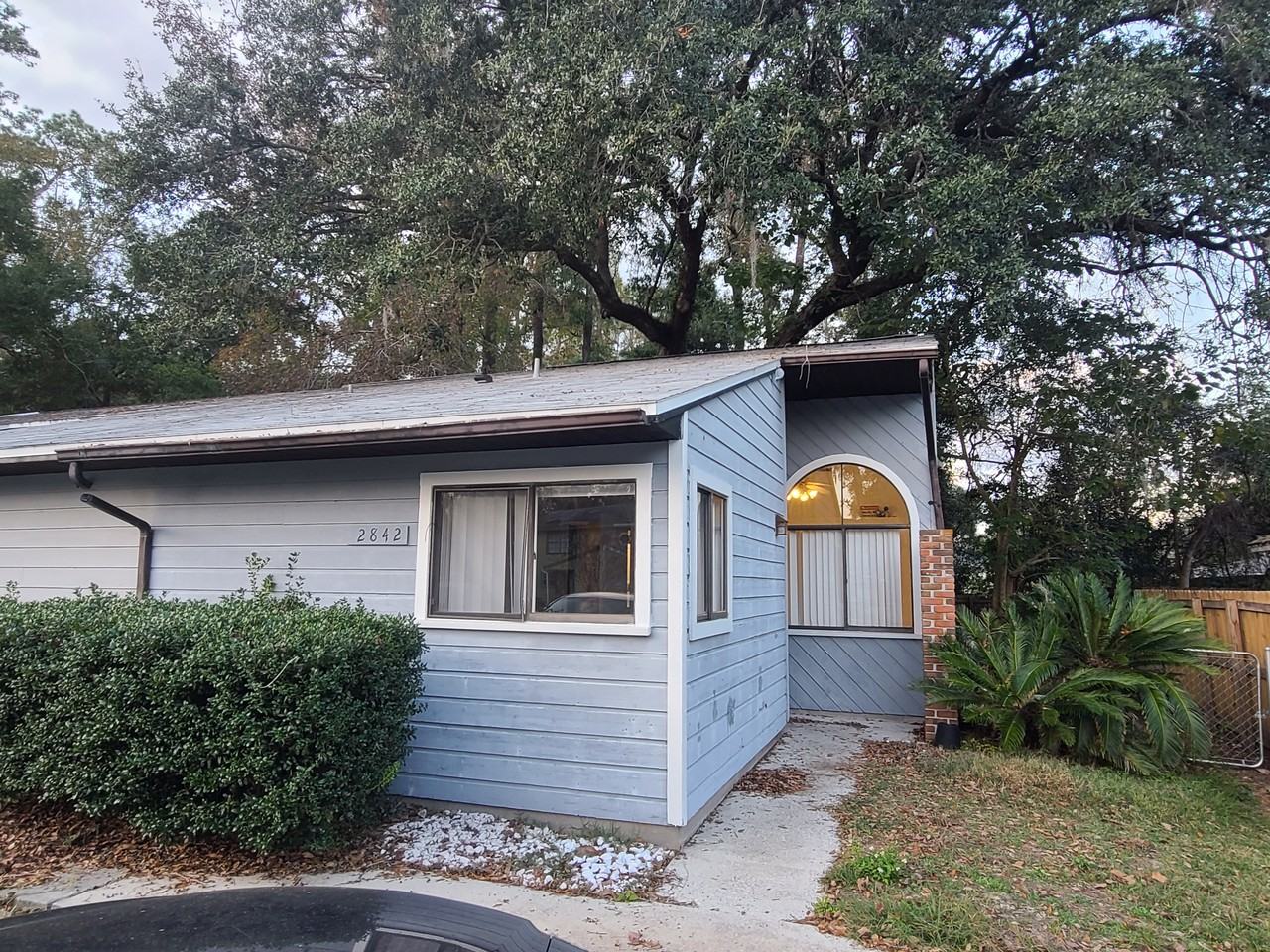 2842 Sw 38th Pl #NONE - Photo 2 of 20