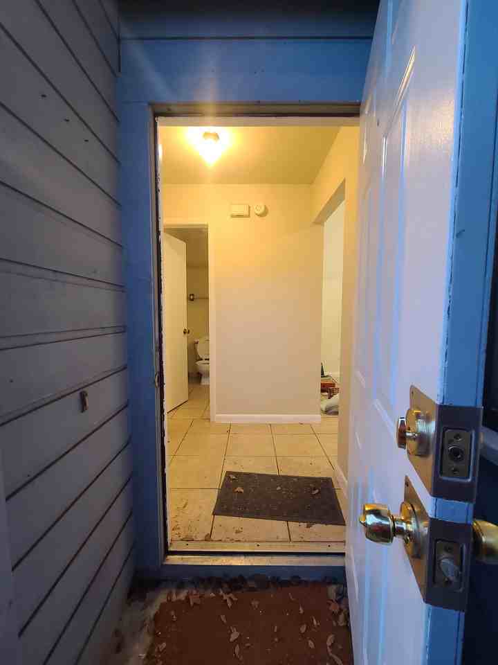 2842 Sw 38th Pl #NONE - Photo 4 of 20