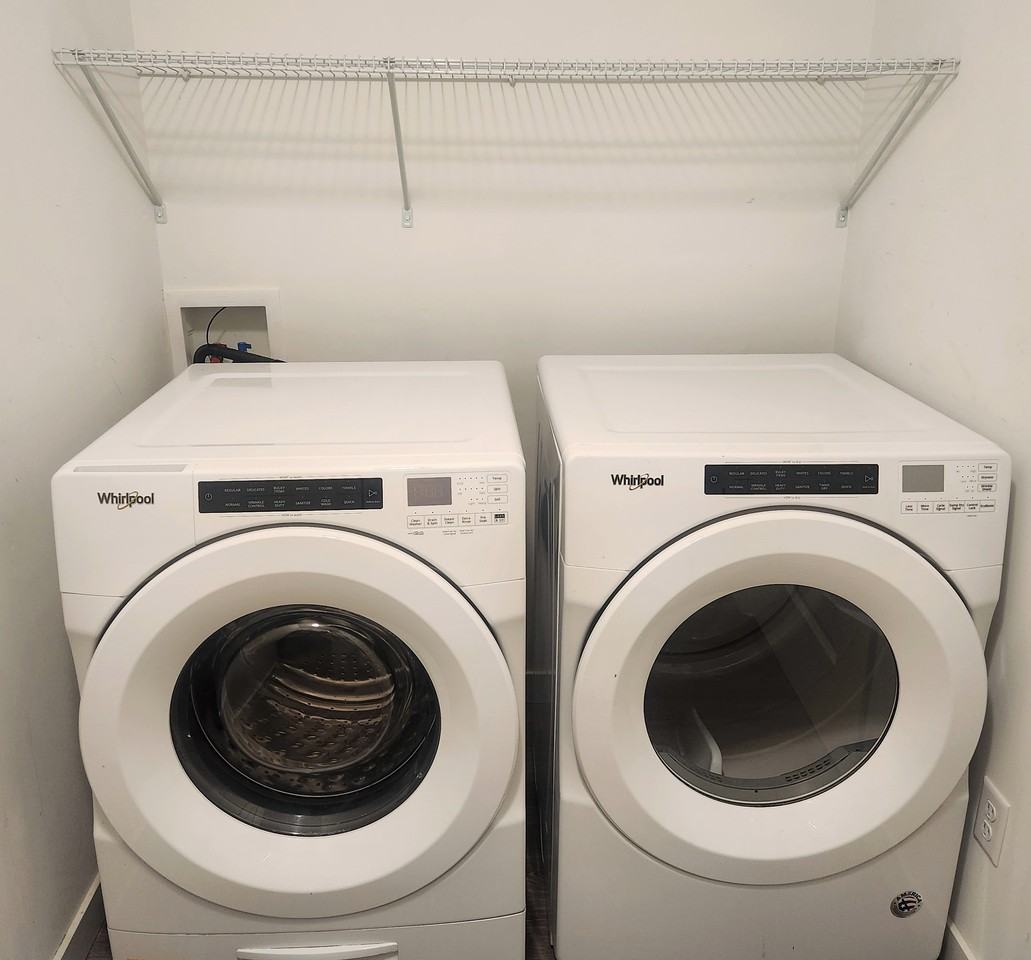 320 N Woodruff Ave #320 - Photo 2 of 27