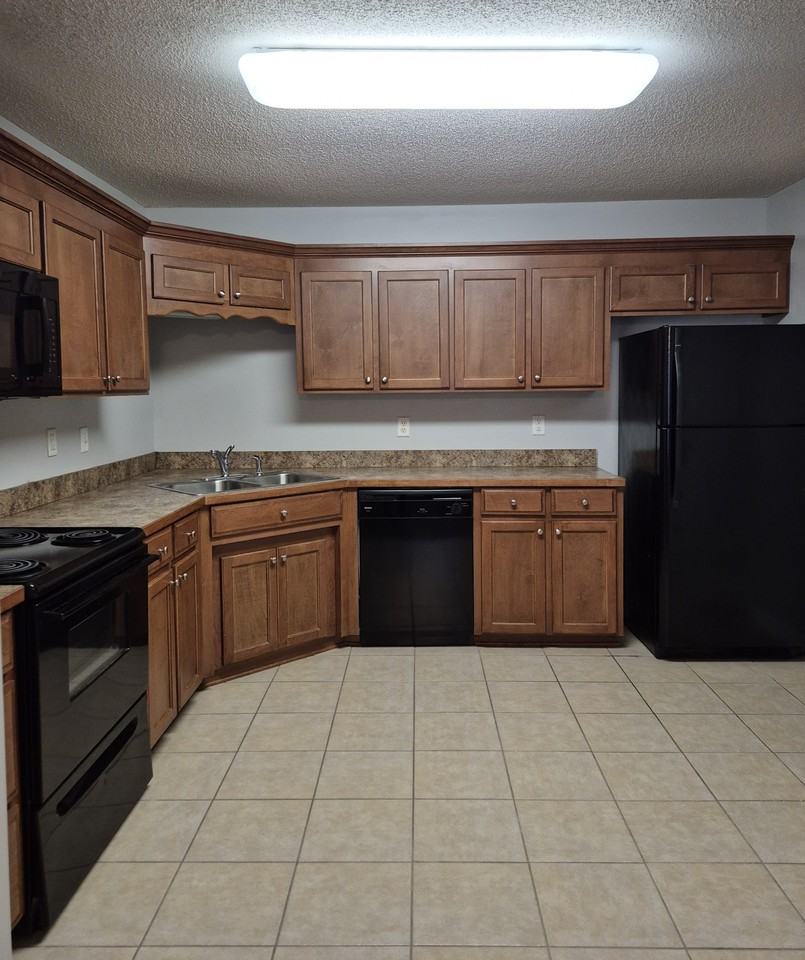 217 Gard St #B - Photo 3 of 12