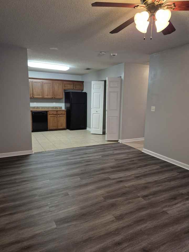 217 Gard St #B - Photo 4 of 12
