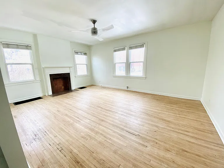 1205 S Washington Ave #B - Photo 3 of 8