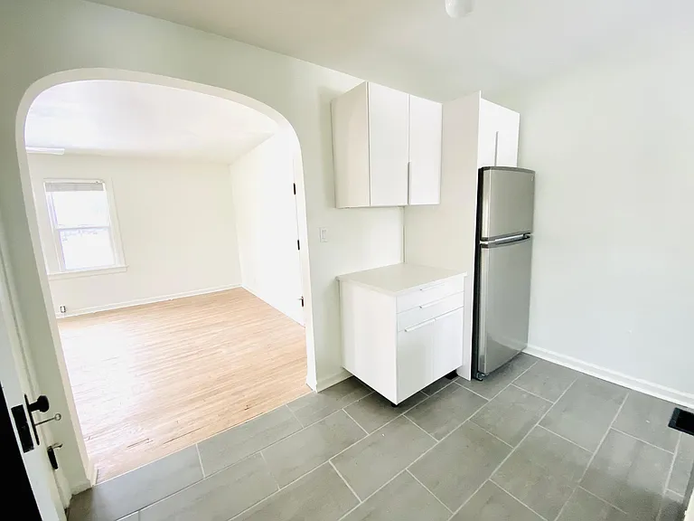 1205 S Washington Ave #B - Photo 4 of 8