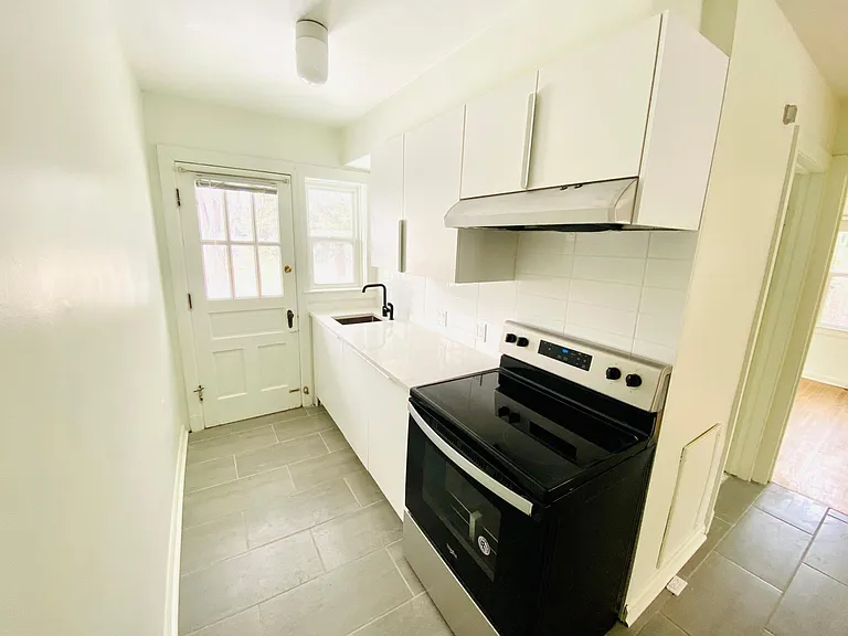 1205 S Washington Ave #B - Photo 6 of 8