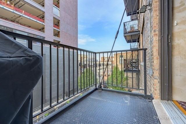 106 N Aberdeen St #3F - Photo 7 of 10