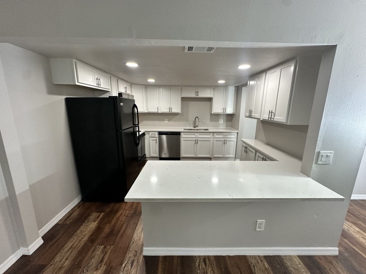 5541 Bay Blvd #209 - Photo 2 of 6