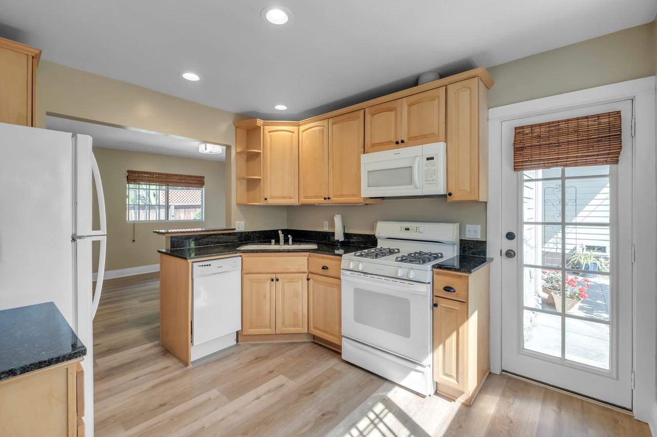 715 1/2 Ocean View Ave #NA - Photo 5 of 13