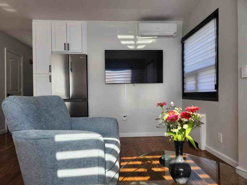 114 E Main St #2A - Photo 3 of 12