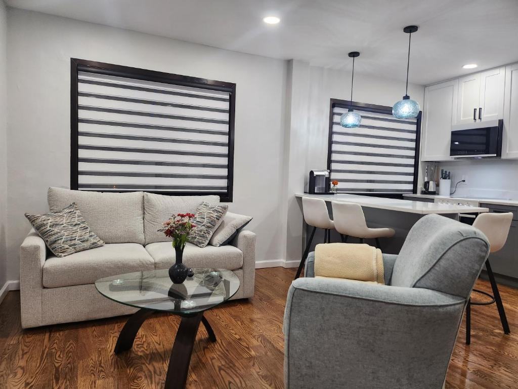 114 E Main St #2A - Photo 4 of 12