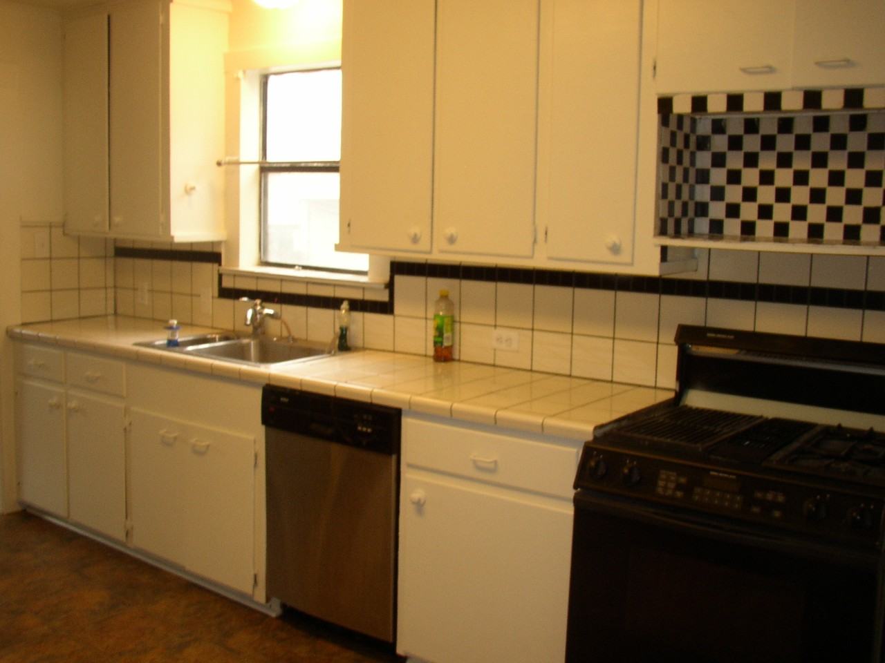 827 Avenue M #1 - Photo 2 of 8