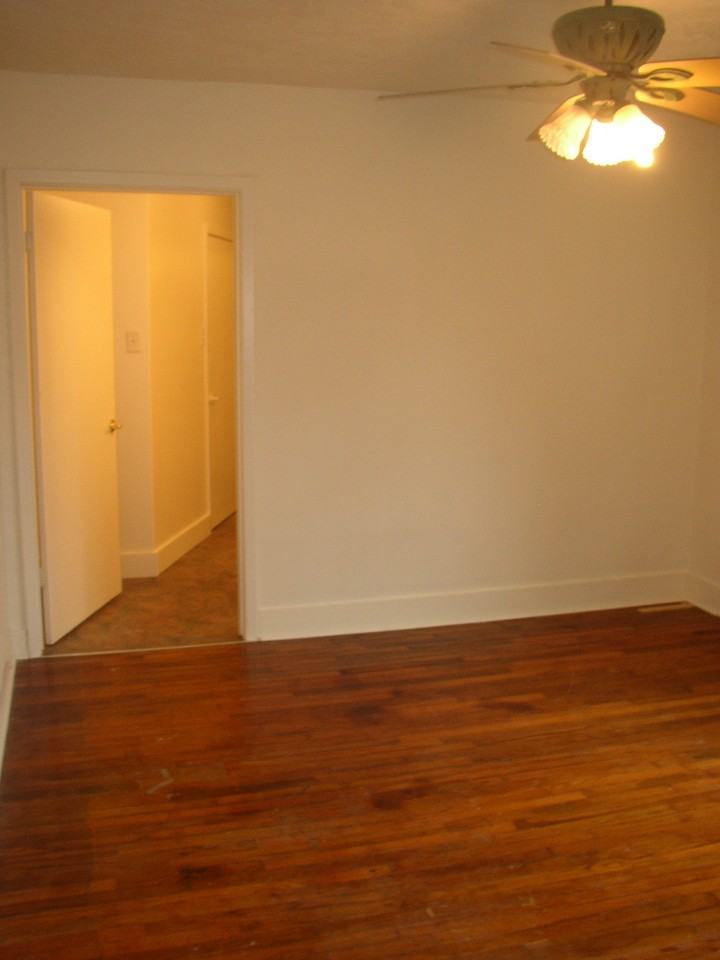 827 Avenue M #1 - Photo 6 of 8