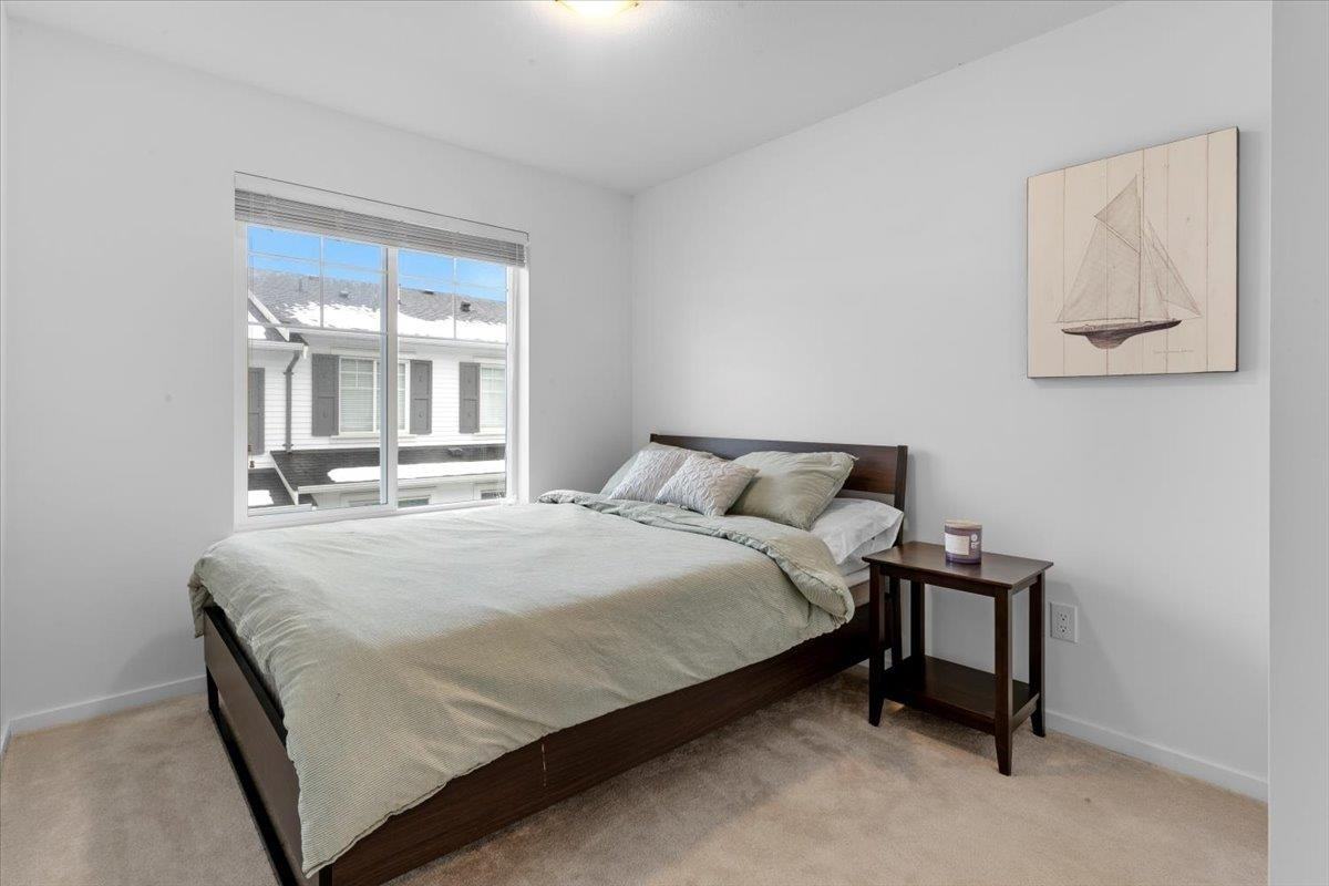 16337 15 Avenue - Photo 6 of 9