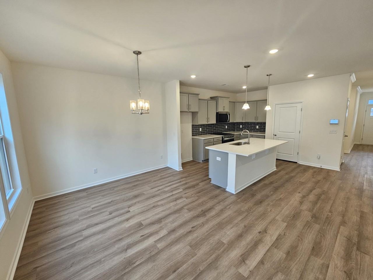 558 Griffon Dr #1 - Photo 4 of 28