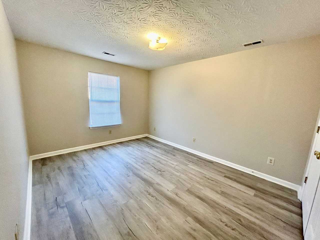 204 Joey Way #4 - Photo 6 of 14