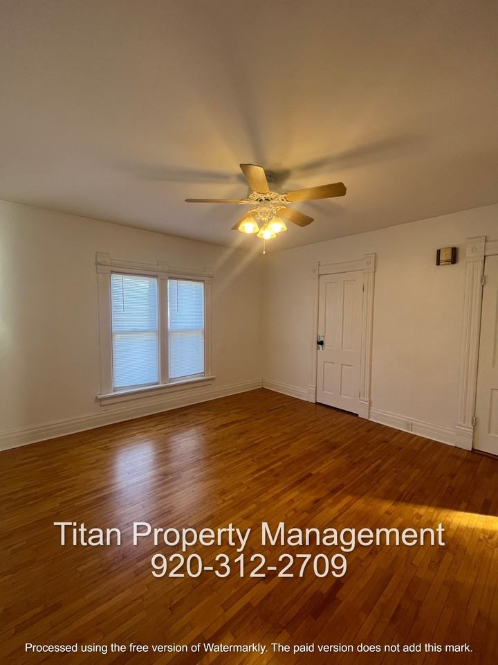 413 W South Park Ave #A - Photo 5 of 15